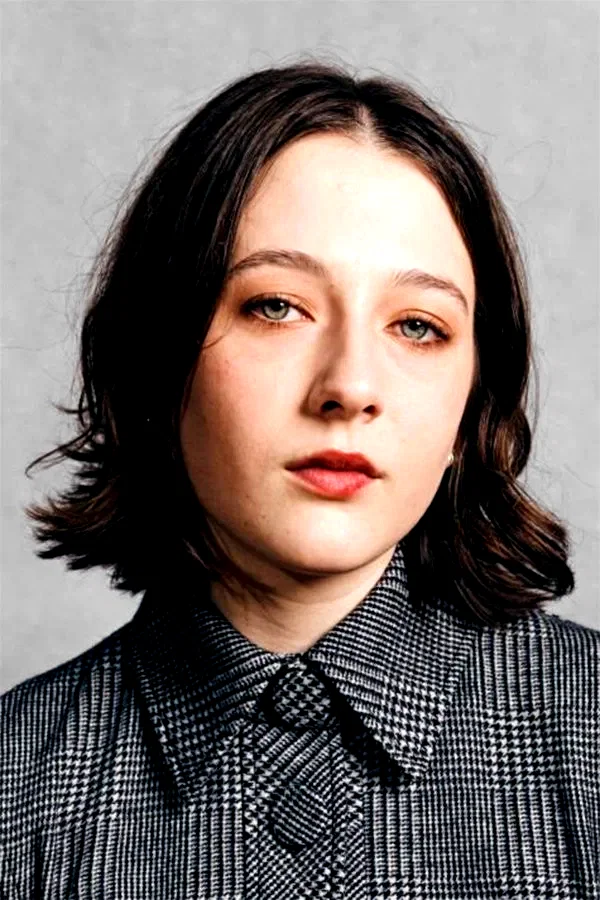  Lily Collias