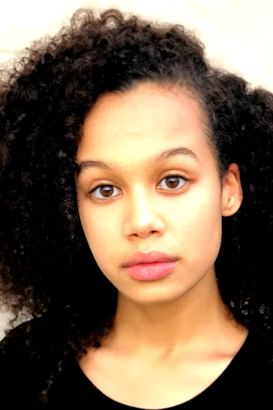  Annarah Cymone