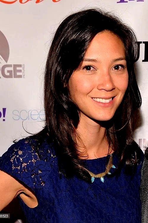  Erica Oyama