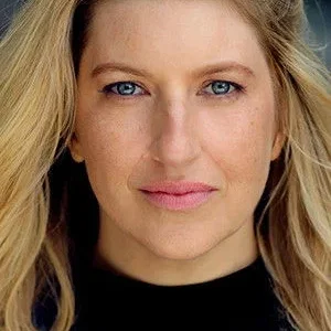  Tara Summers
