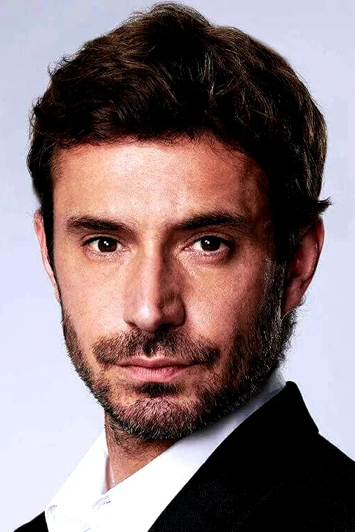  Oliver Farnworth