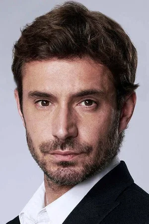  Oliver Farnworth