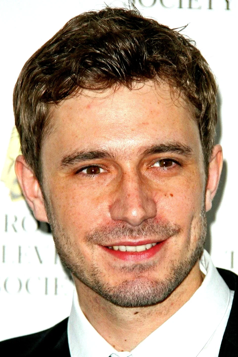  Oliver Farnworth