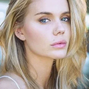  Alice Tate
