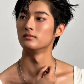 Photo star :  Baek Seon-ho