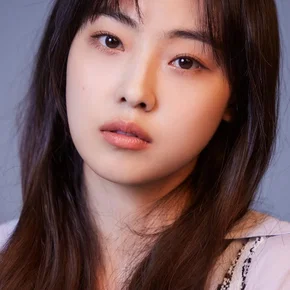 Photo star :  Jeon So-nee