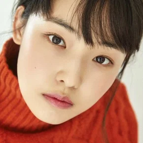 Photo star :  Jeon So-nee