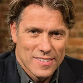 Photo star :  John Bishop