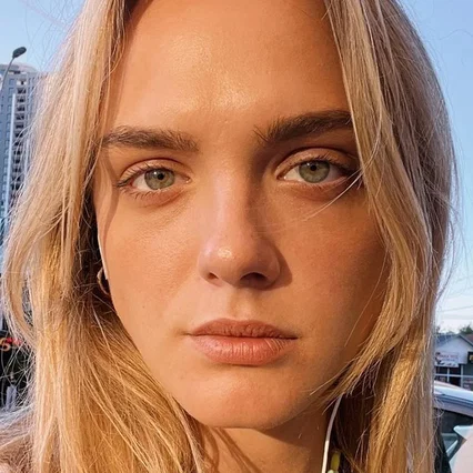  Elsa Mala