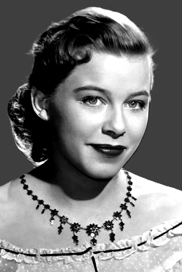  Dinah Hinz