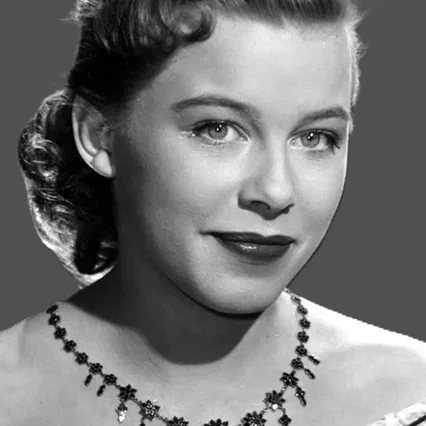  Dinah Hinz