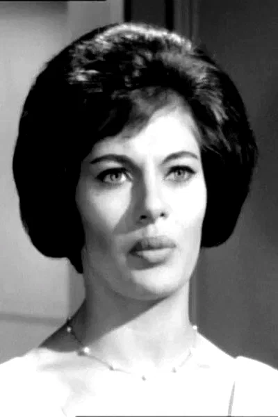  Carole Gray
