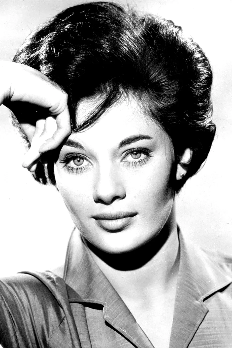  Carole Gray
