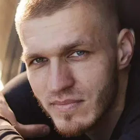 Photo star :  Dmytro Lozovskyi