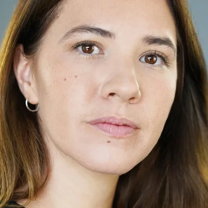  Alexandra Swarens