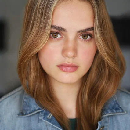  Akina Wylie