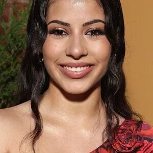  Kyndra Sanchez