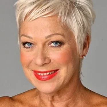  Denise Welch