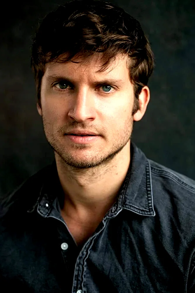  Tom Weston-Jones