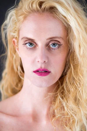  Lydia Hourihan photo