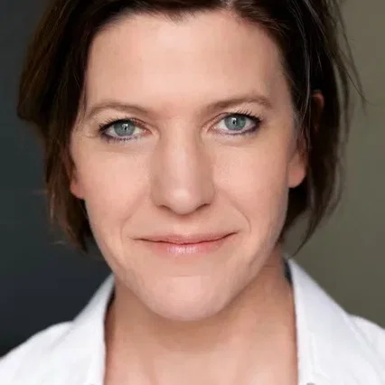  Hélène Pierre