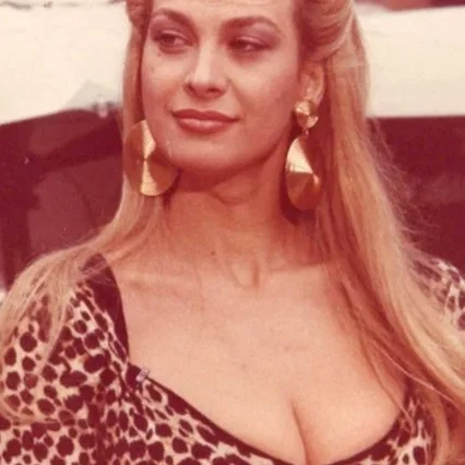  Gilla Novak