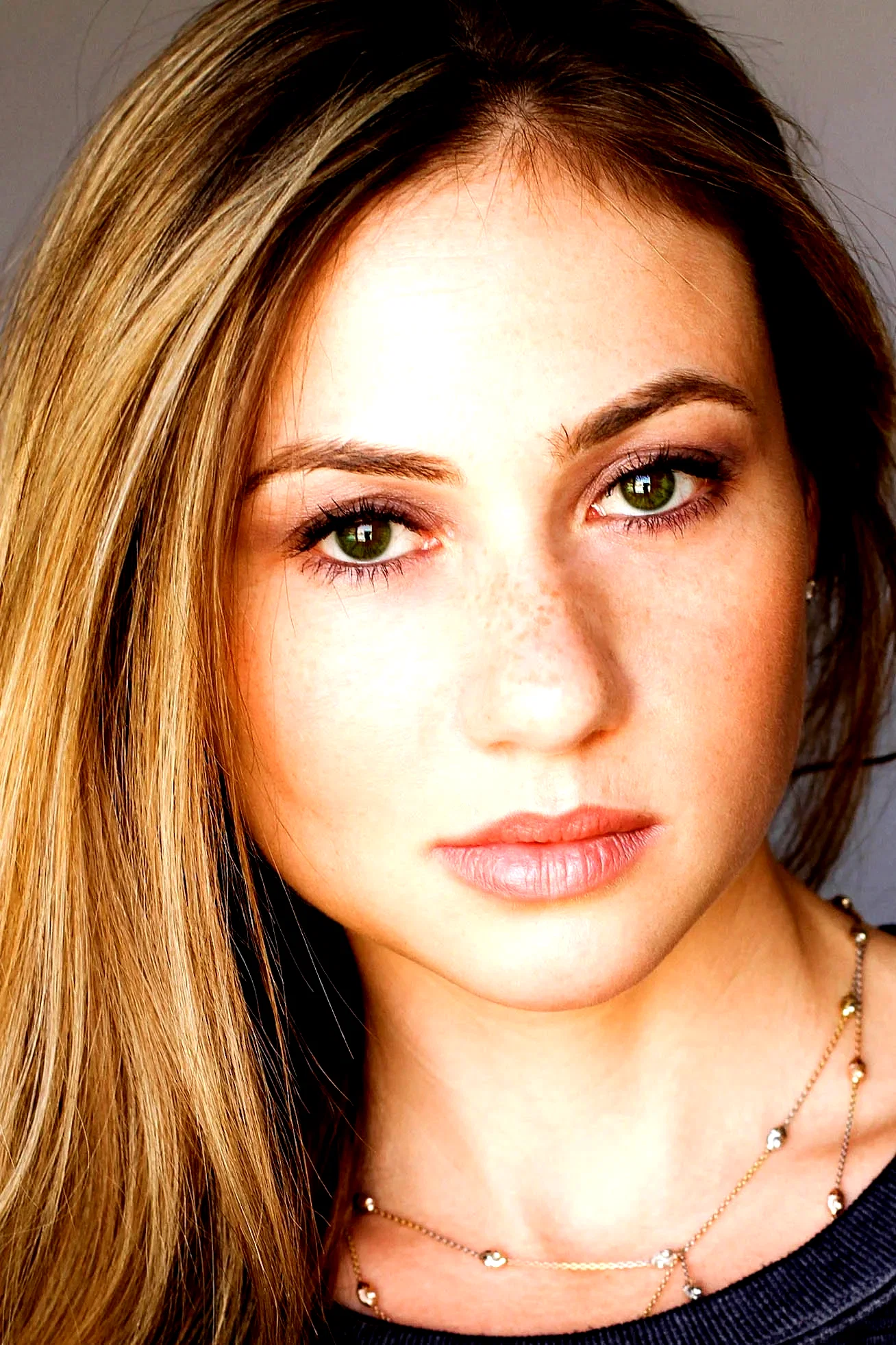  Sarah Agor