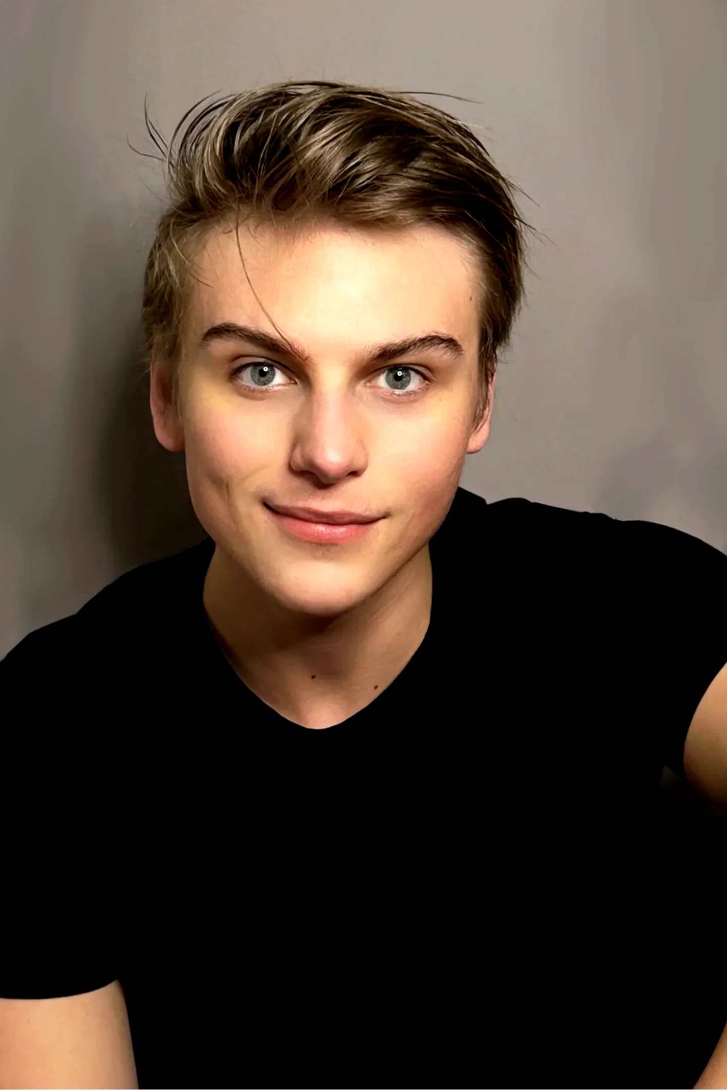  Connor DeWolfe