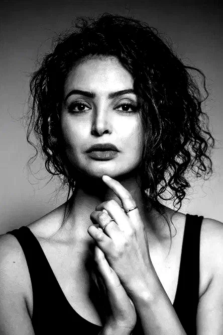  Amira Derouiche