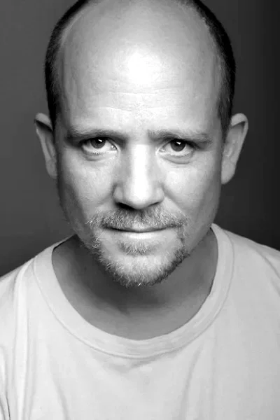  Richard Glover