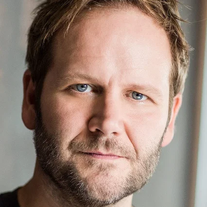  Evan Buliung