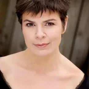 Photo star :  Paula Costain