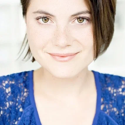  Julianne Côté