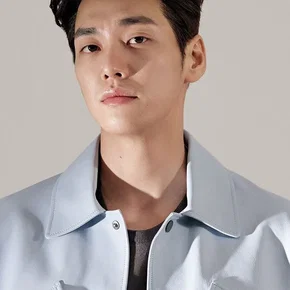 Photo star :  Kim Young-kwang