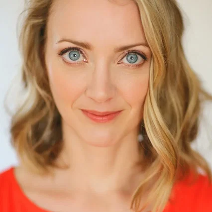  Lucy Davenport