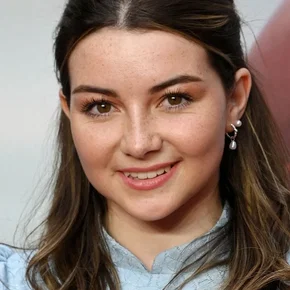 Photo star :  Lilly Aspell