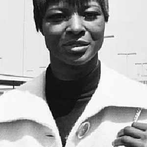  Mae Mercer