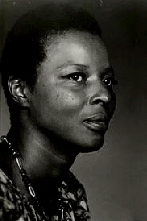  Mae Mercer