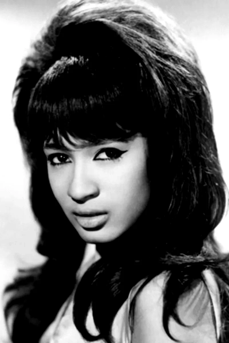  Ronnie Spector
