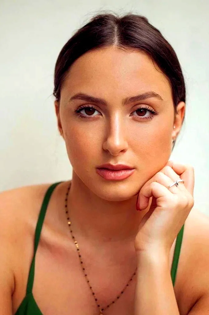 Léora Barbara