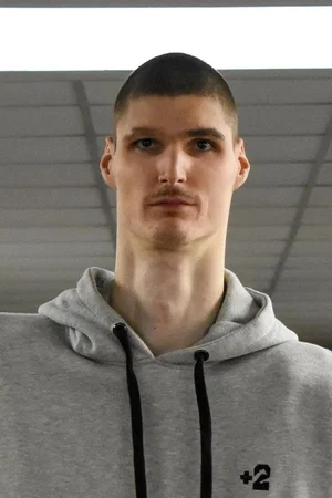  Robert Bobroczkyi photo