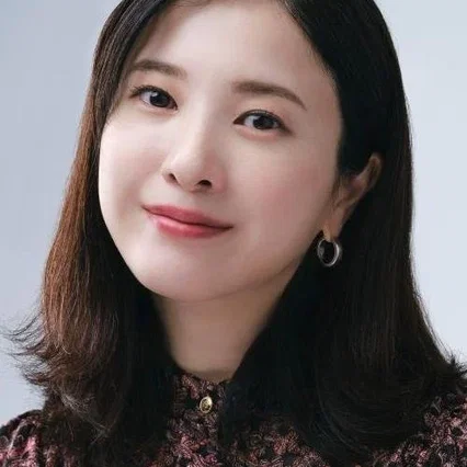  Yuriko Yoshitaka