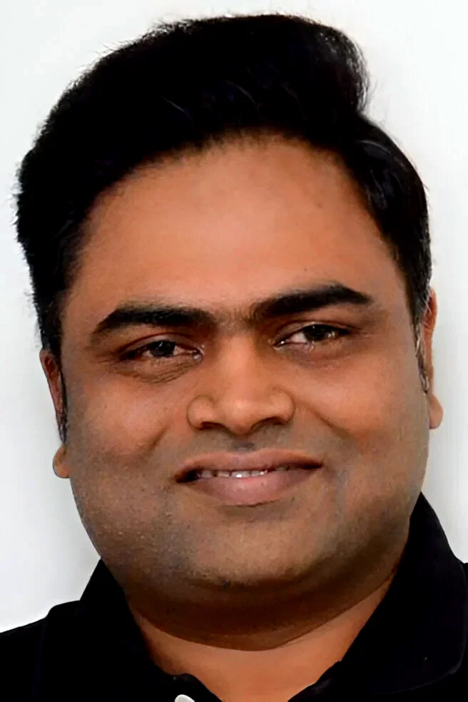  Vamsi Paidipally