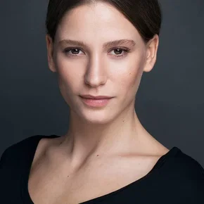 Photo star :  Serenay Sarıkaya