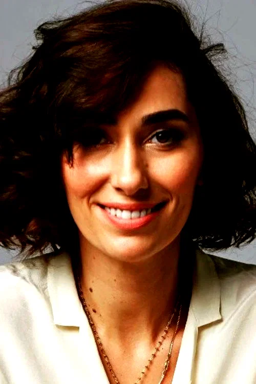  Esra Ruşan