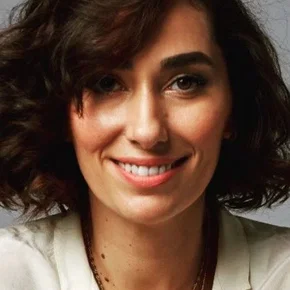 Photo star :  Esra Ruşan