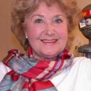  Denise Bryer