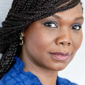 Photo star :  Kareen Guiock