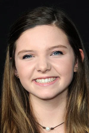 Chloe Csengery photo