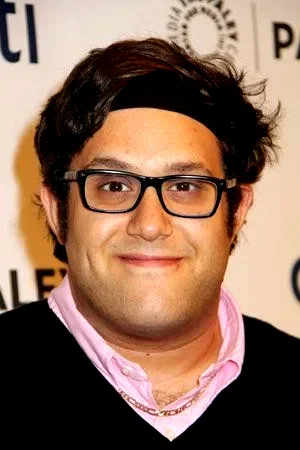  Ari Stidham
